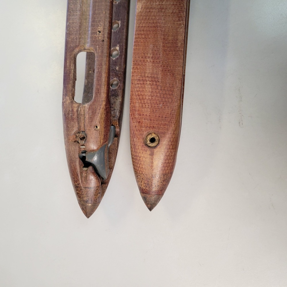 Vintage Wooden Textile Loom Shuttles Set of Two Weaver Tools Draper and Formica - Picture 10 of 12